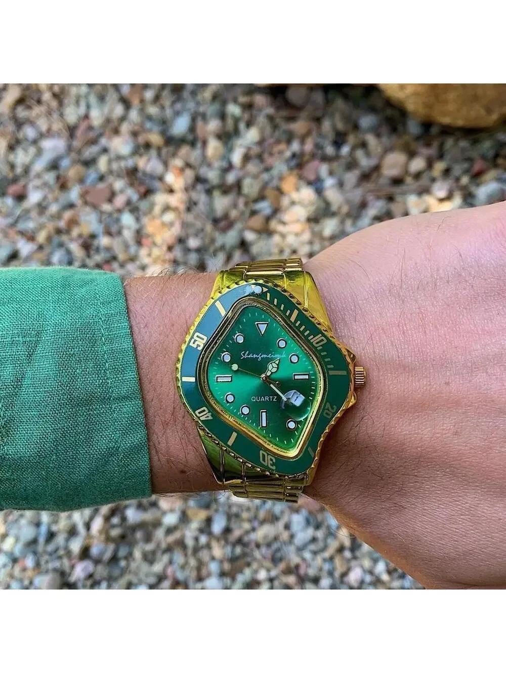 Cyber Gold and Green Classy Y2k 2000s vintage style essential minimalist warped